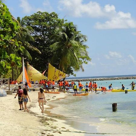 Smart-Lidays Hotel Sainte-Anne  Bagian luar foto